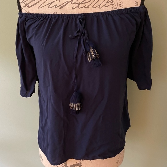 Lilly Pulitzer Navy blue off the shoulder top size small - Picture 1 of 6